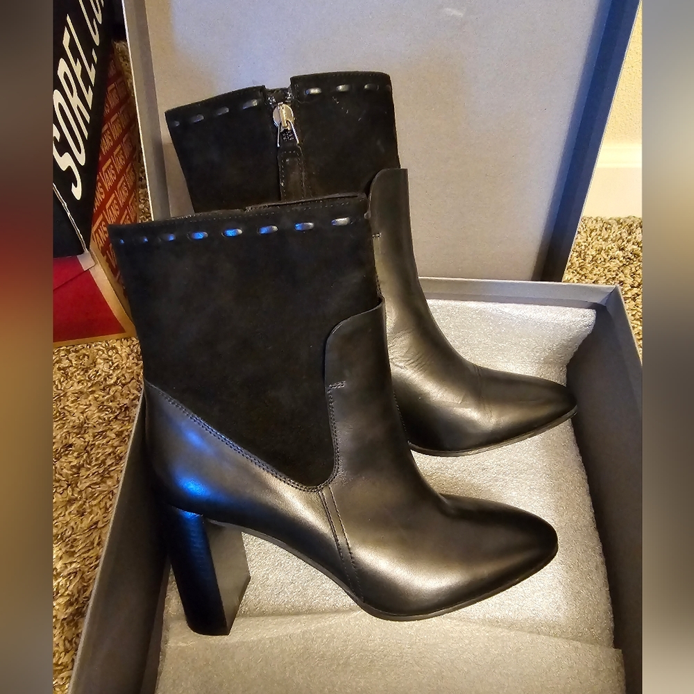 Aquatalia Fineena Black Leather Suede Ankle Boots Soze 6.5